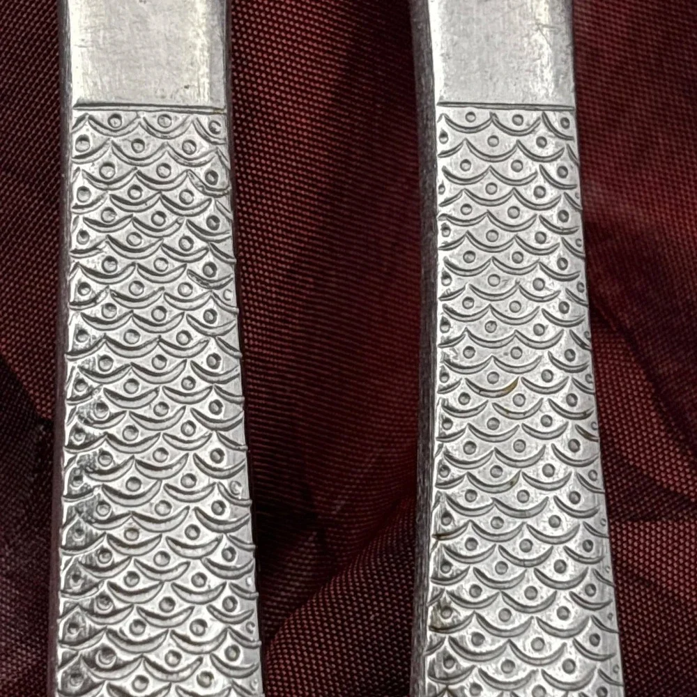 Vintage United Airlines Silverware Fish Scale Flatware Dinner Knives Lot of 2